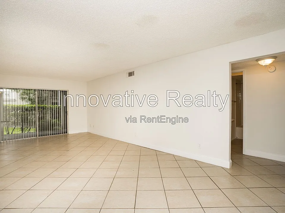 623 E San Sebastian Ct