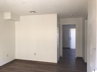 1164 Lewis St APT B, Kingsburg, CA 93631