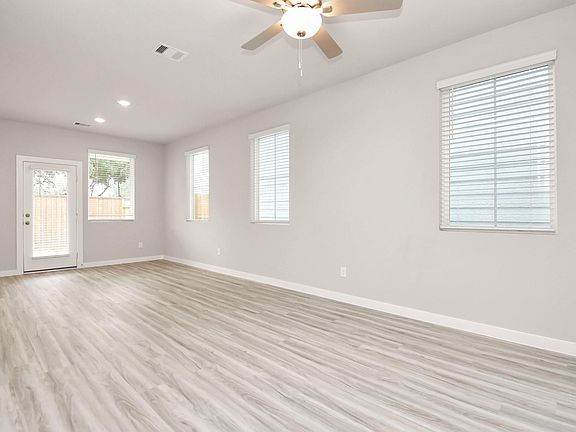 5th image of 17129 White Acer Way