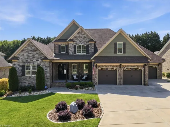 5723 Woodrose Ln, Greensboro, NC 27410