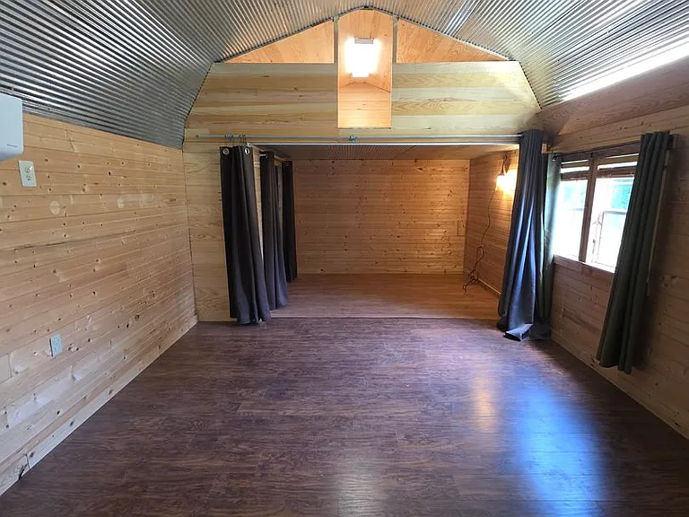 1303 Avenue 3 SE — Photo 2