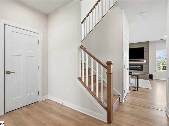 3rd image of 734 Lady Fern Dr