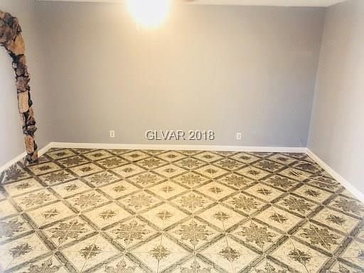 3rd image of 713 Carpenter Dr