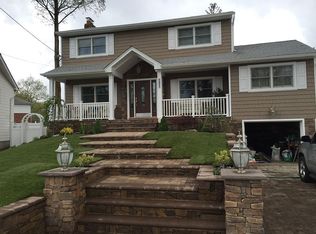2126 Howell St, Bellmore, NY 11710