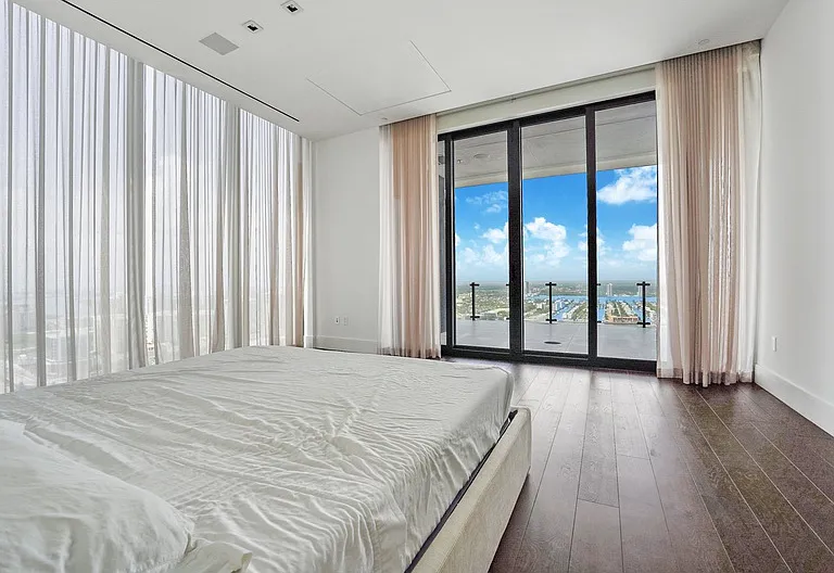 17141 Collins Ave #2902 — Photo 9