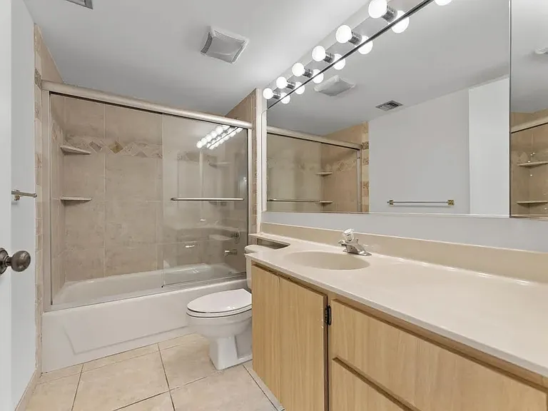 801 Seafarer Cir #302 — Photo 12