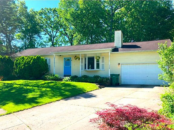 2nd image of 369 Tanglewood Cir