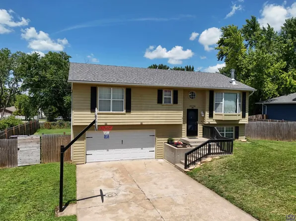 4406 NW 52nd Ter, Topeka, KS 66618
