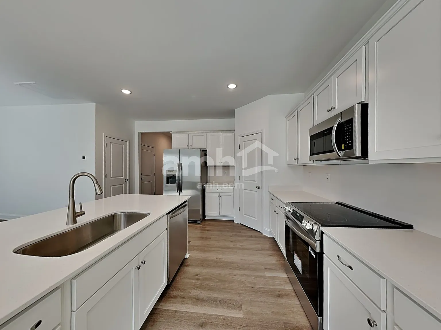4 bed, 2.5 bath, 2293 sqft, $2,510 — Photo 4