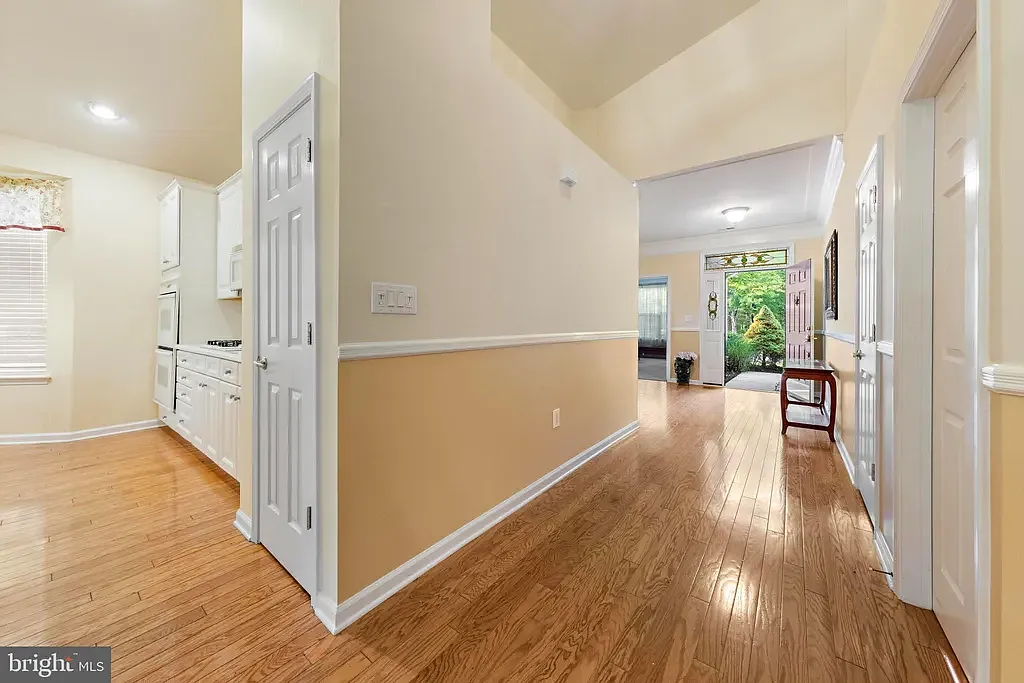 3 bed, 2249 sqft, $3,100 — Photo 3