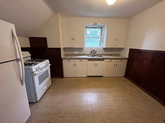 5th image of 90 1/2 Crescent Ave