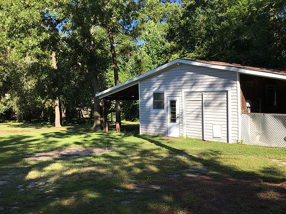 Workshop with electricity