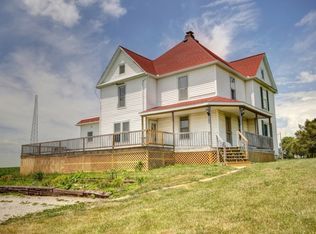 411 W Monroe St, Philo, IL 61864