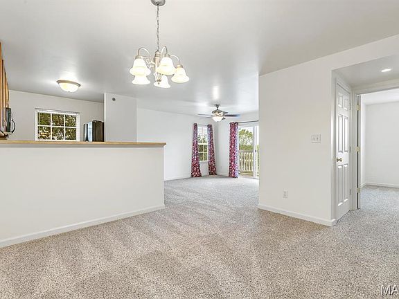 5th image of 4200 Spring Creek Ln