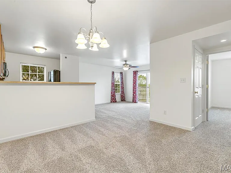 4200 Spring Creek Ln — Photo 5