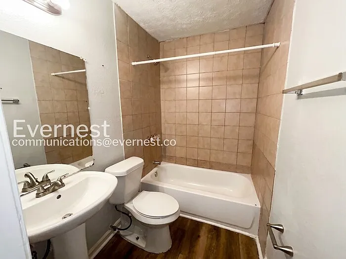 4435 Lincolndale Dr — Photo 15