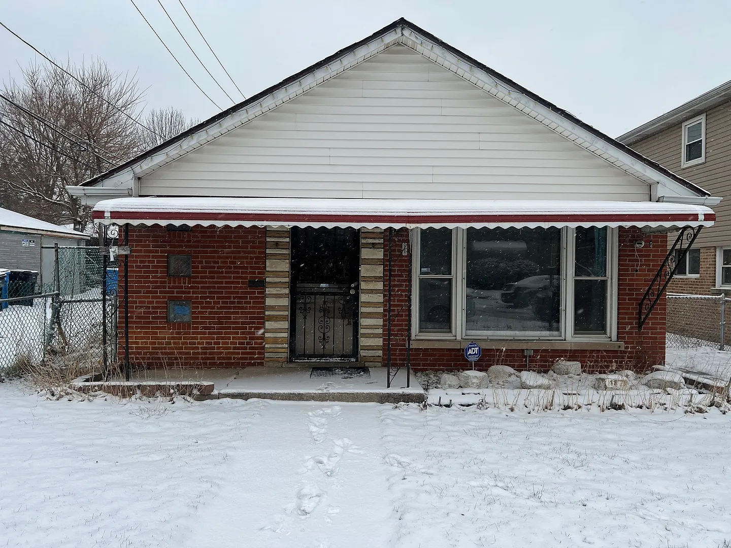 9315 S Cornell Ave photo 1