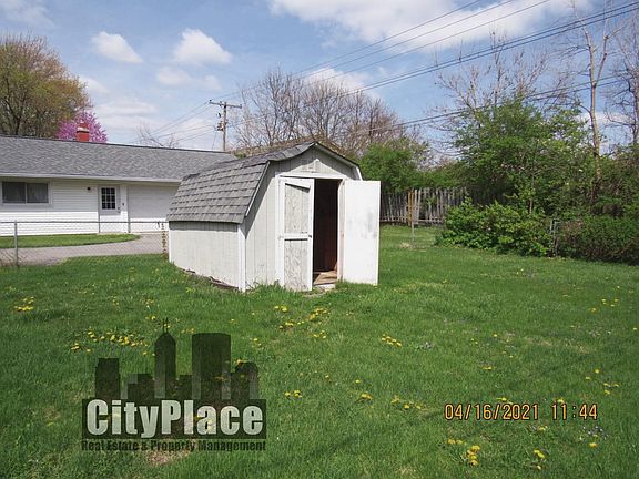 3rd image of 7214 E 52nd St