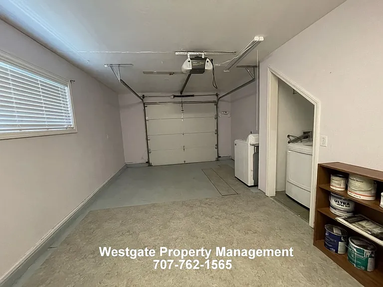 837 Bantam Way — Photo 3