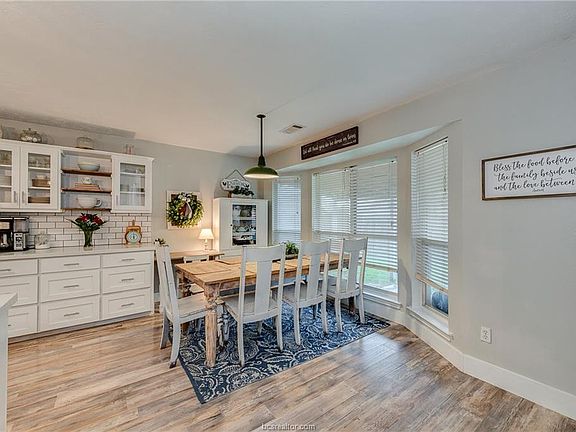 3rd image of 3904 Stony Creek Ln