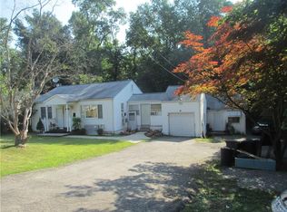 28 Eckerson Ln, Spring Valley, NY 10977