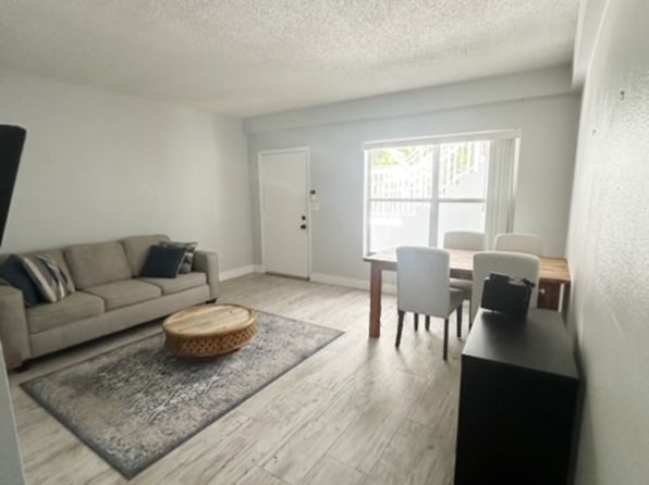 9248 Collins Ave APT 105