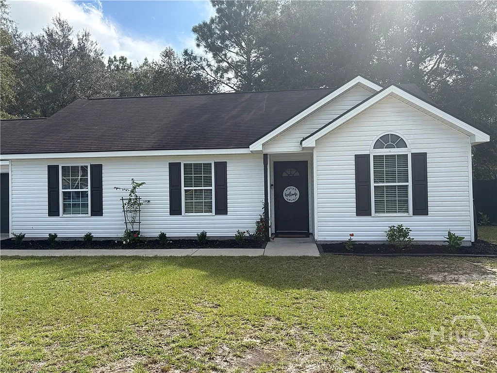 3 bed, 2.0 bath, 1131 sqft, $1,800 — Photo 1