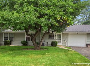 7404 Crest Hill Ct #215, Fox Lake, IL 60020