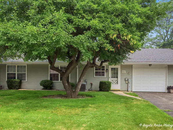 7404 Crest Hill Ct #215, Fox Lake, IL 60020
