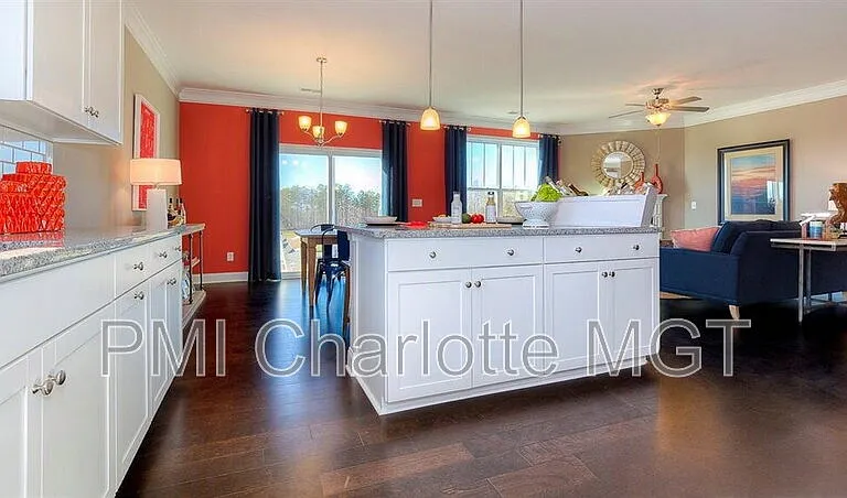 1120 Walbury Hl — Photo 11