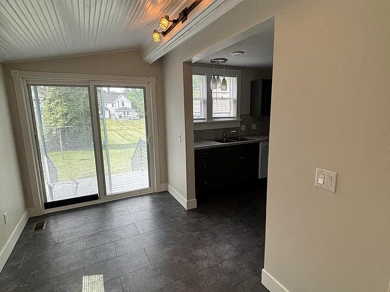 213 W Church St #A — Photo 9