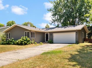 1 Keighley Cir, Madison, WI 53719