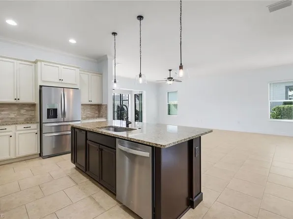 3529 Pilot CIR, NAPLES, FL 34120