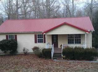345 Cedar Cir, Jacksboro, TN 37757