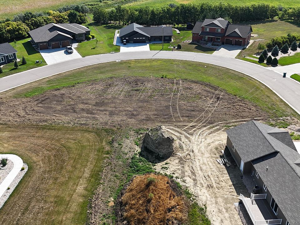 2nd image of 706 Valley View Cir