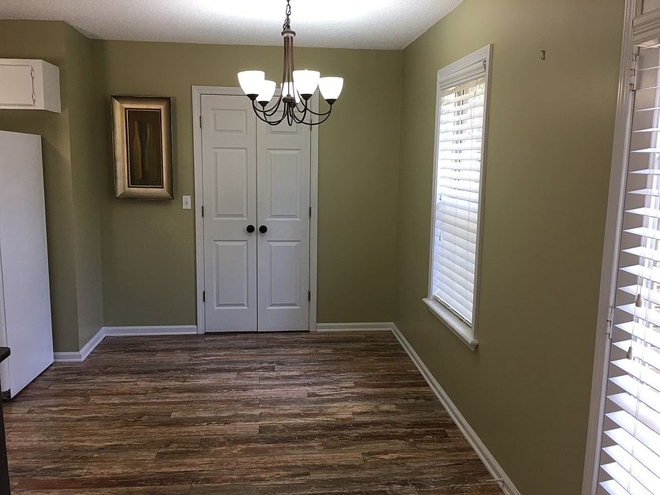 2nd image of 617 Huntington Pl