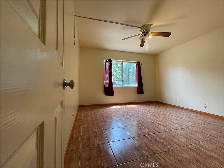 1349 Walnut Ave — Photo 6