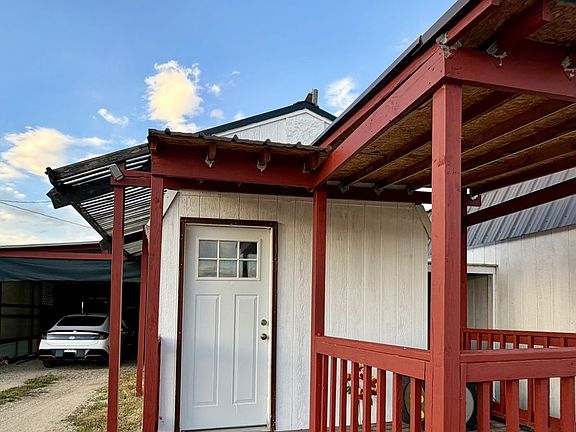 4th image of 164 Martin Ave