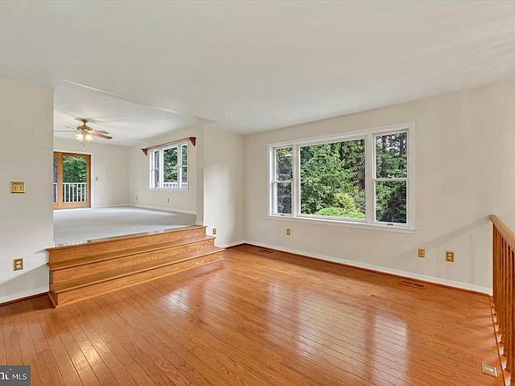 4th image of 1152 Monkton Rd