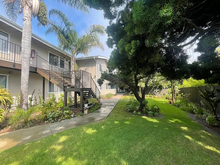 1215 Cacique St #D — Photo 14