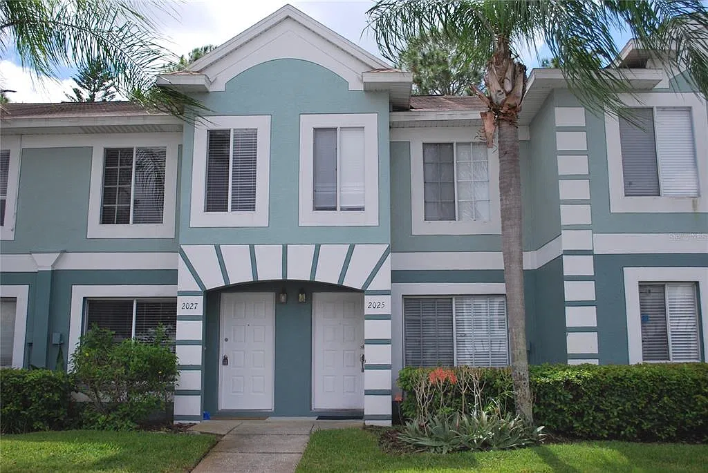 2 bed, 2.5 bath, 1490 sqft, $1,950 — Photo 1