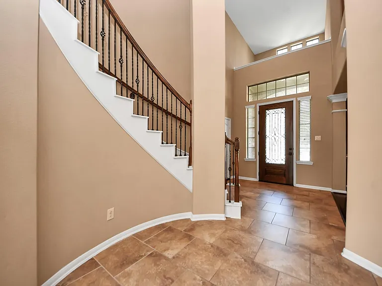 9427 Sapphire Bay Ln — Photo 6