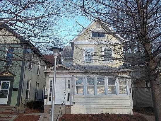 1st image of 105 S 11th St