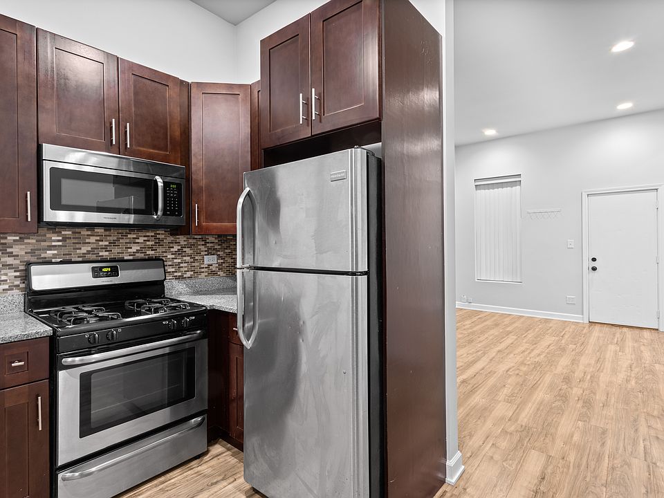 1st image of 1528 N Ashland Ave #1R