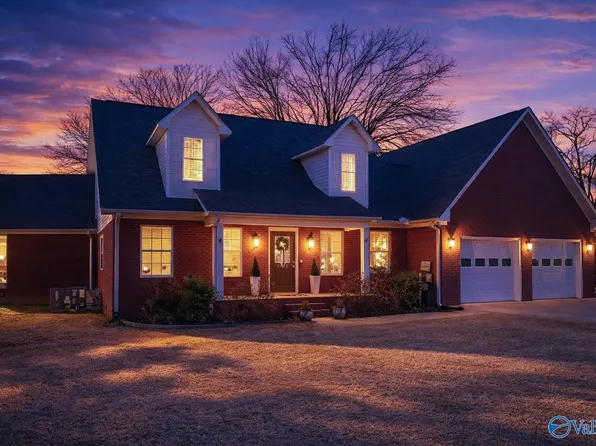 2505 Meadow Wood Cir, Guntersville, AL 35976