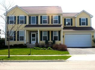 545 Lismore Cir, Elgin, IL 60124