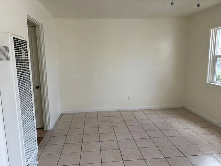 918 W Hays St — Photo 19