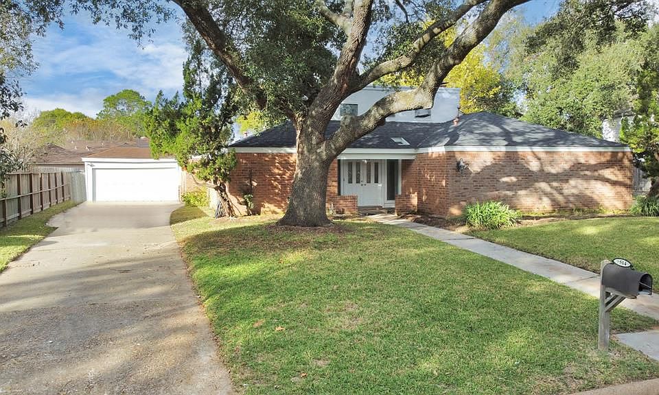 1st image of 3514 Summit Dr