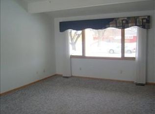 401 24th St NW, Minot, ND 58703