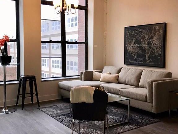 5th image of 2036 S Michigan Ave APT 511A